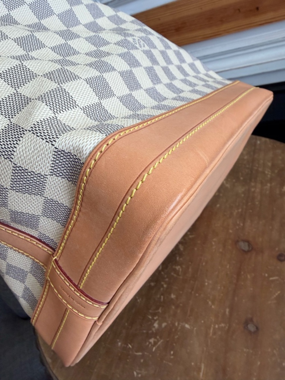 Louis Vuitton Noe GM in Damier Azur Drawstring Bucket Shoulder Bag - Picture 6 of 16